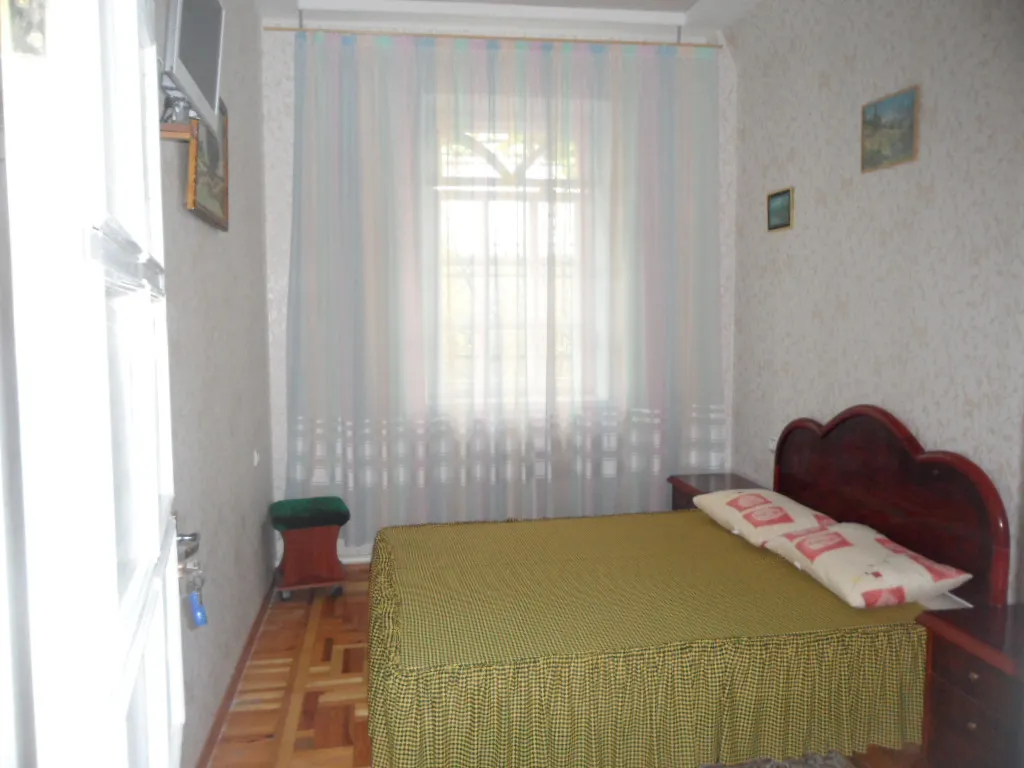 Трёхкомнатный номер в пяти минутах от моря