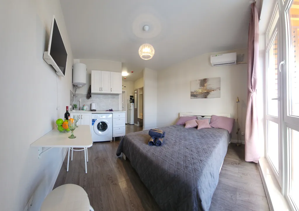 Шикарная студия с видом на бассеин