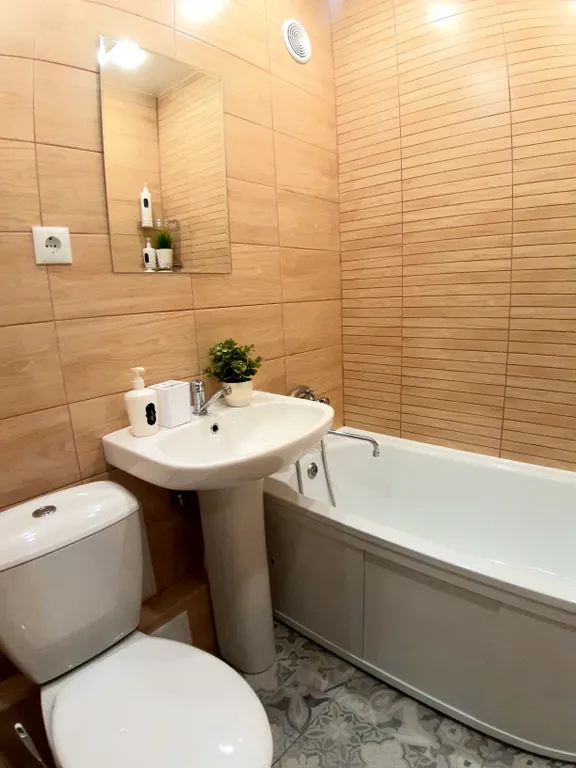 Квартира с современным ремонтом, рядом с жд вокзалом и автостанцией