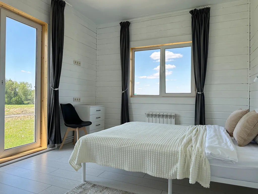 Коттедж с сауной с видом на лес