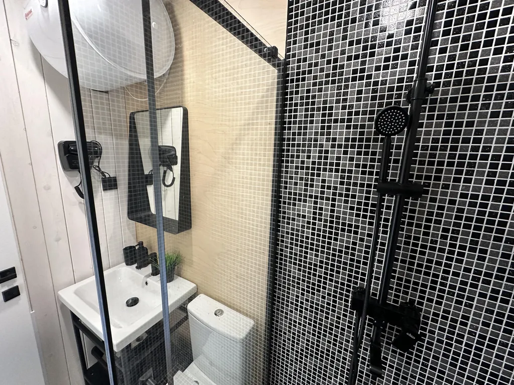 Коттедж Дом на берегу реки у пирса — Сясьстрой