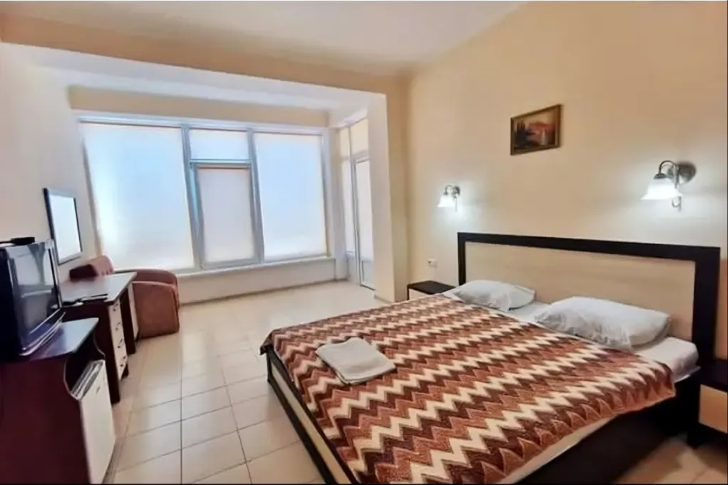 Евростиль эконом на 2-3 человека с удобствами и выходом на минитеррасу