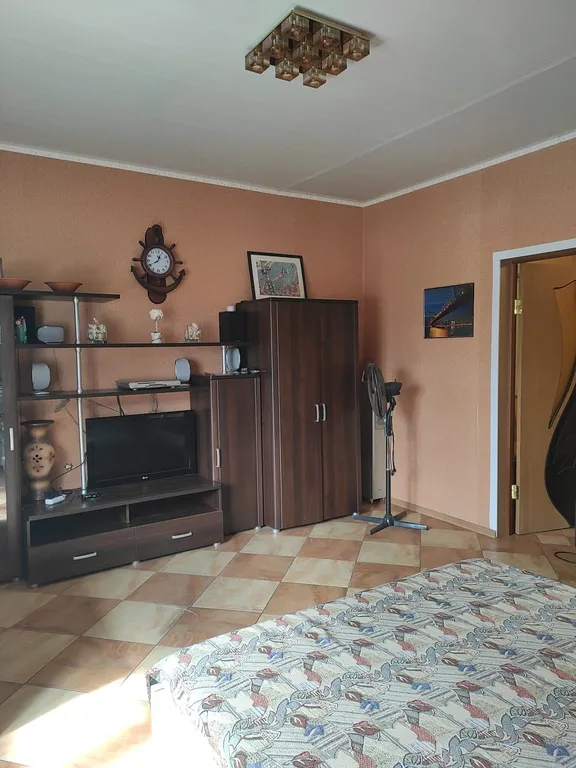 Дом с огороженной территорией