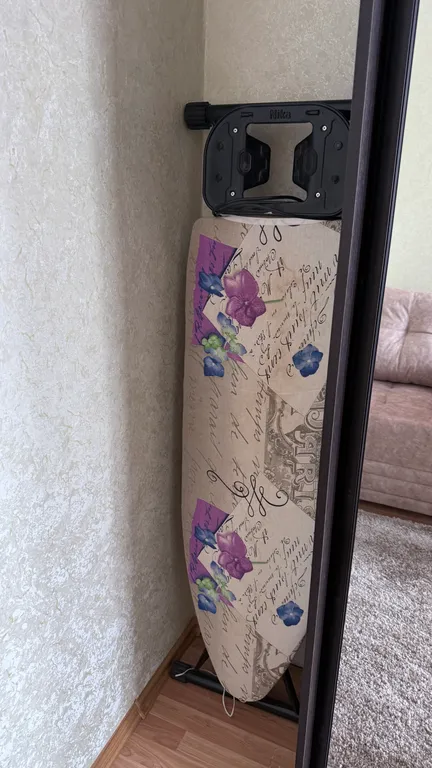 Квартира в живописном районе города.
Есть все отчётные документы.