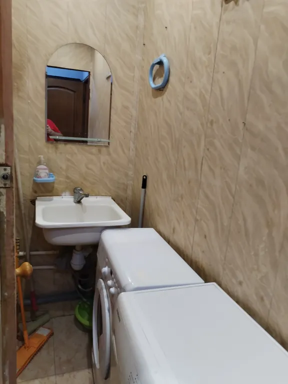 Уютная жилая комната в жилом помещении с видом на город, в центре ЗЖМ