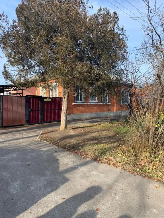 Коттедж Полдома в центре города недалеко центр. рынок, удобный выезд в горы — аренда посуточно в Майкоп