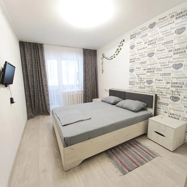 Уютная 2х комнатная вартира на Центре посуточно