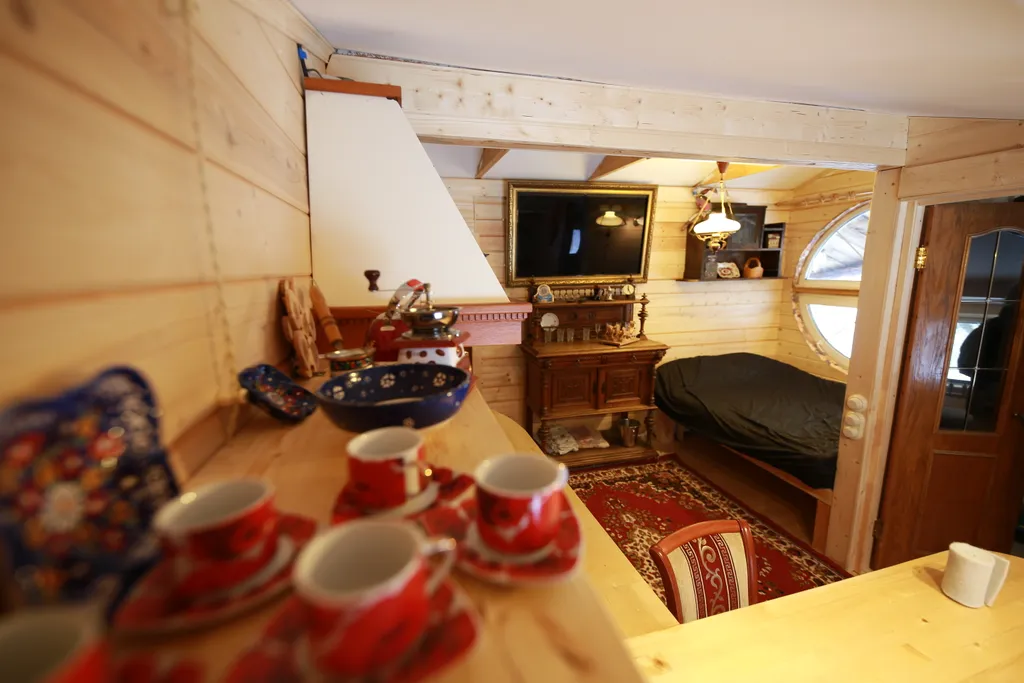 Уютный необычный домик Хоббита, экскурсии на ретроавто, мастер-классы