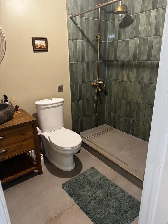 Барн с баней и чаном у озера