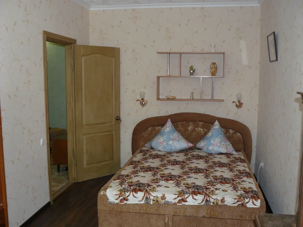 Квартира 2-комнатная Квартира — Феодосия