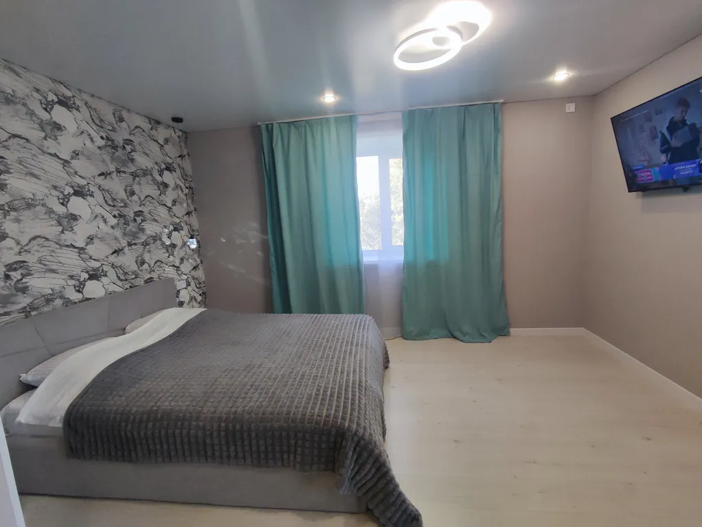 Квартира в центре со свежим ремонтом — аренда посуточно в Бийск