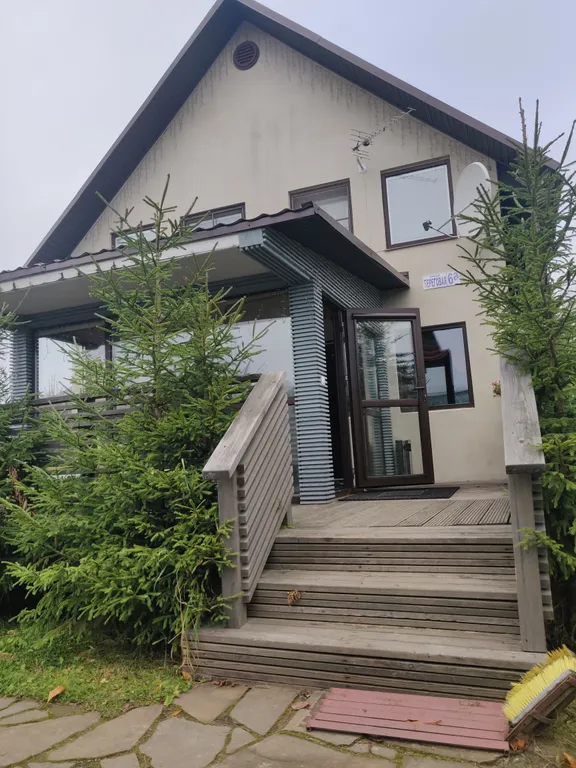 Коттедж у озера