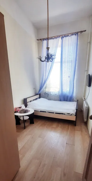 Комната с видом на Неву) — аренда посуточно в Санкт-Петербург