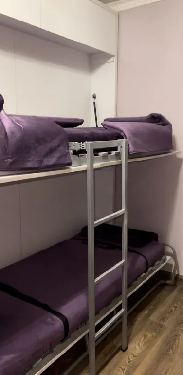 Большой двухэтажный дом