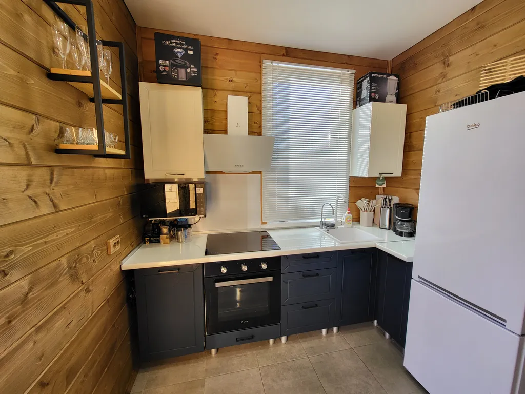 Коттедж Дом с панорамной терассой и камином рядом с Петровским каналом — Волхов