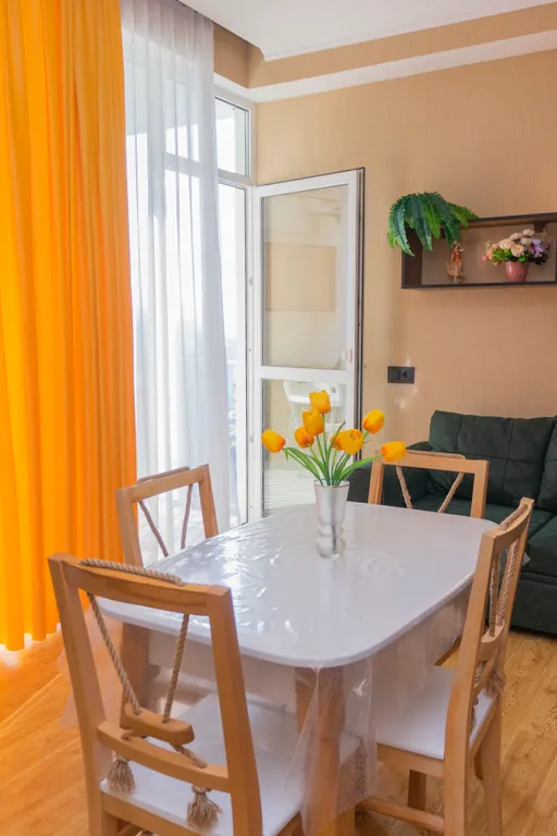 Уютная квартира с большим балконом и видом на город — аренда посуточно в Тбилиси