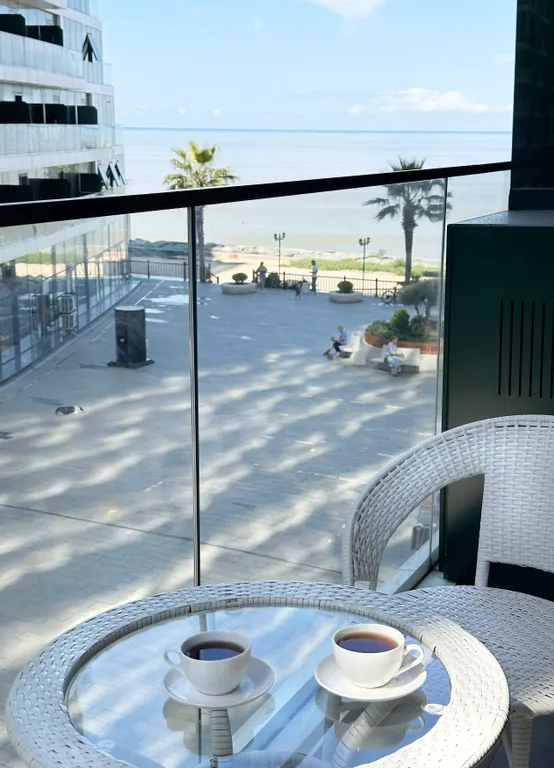 Студия на первой линии с кроватью King Size