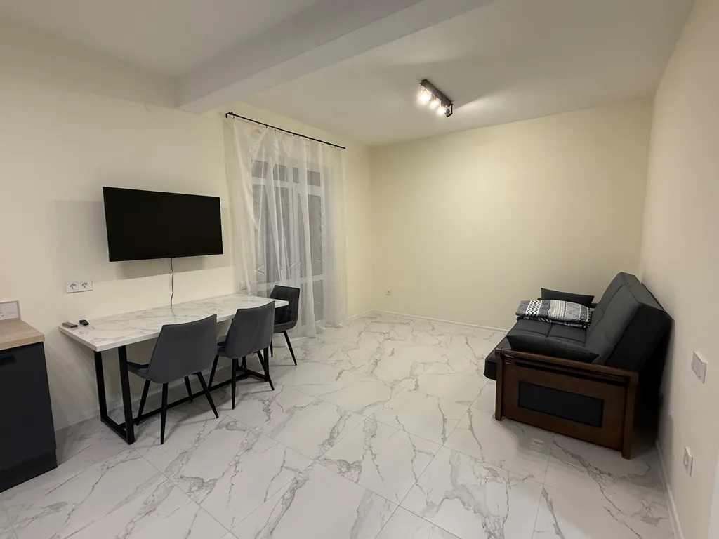 Коттедж Домик с тремя спальнями — Новороссийск