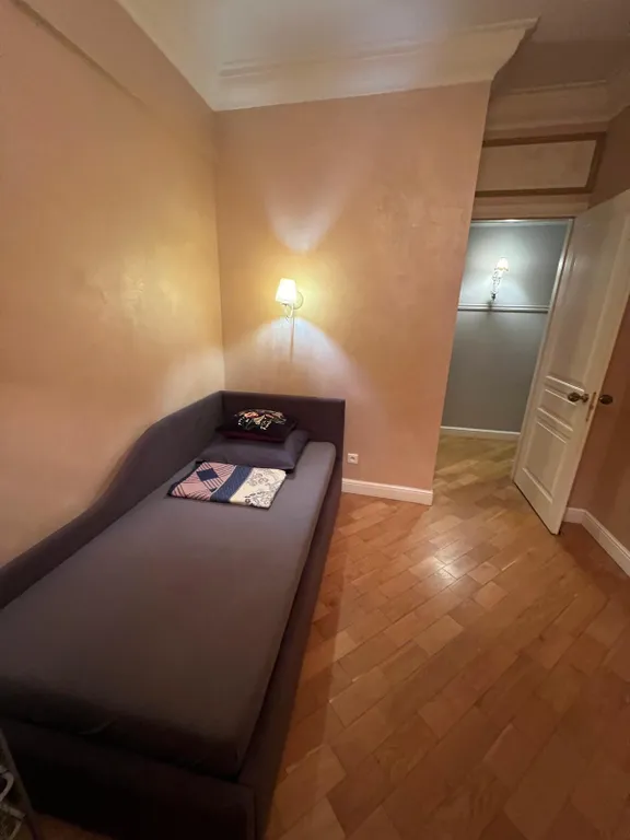 Квартира Трехкомнатная сталинка в центре — Минск