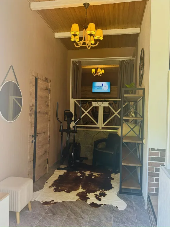 Премиальный Гостевой Дом в темных тонах с видом на горы