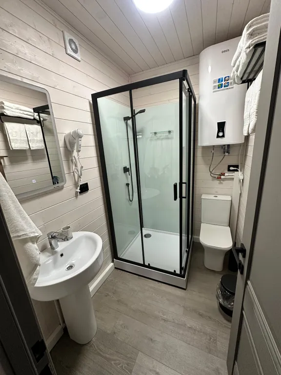 Коттедж 2 новый в самом сердце Домбая