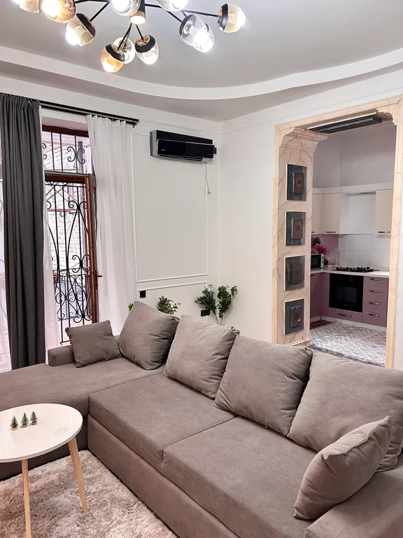 Просторная квартира напротив бульвара