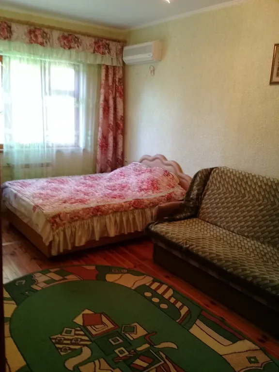 Уютная квартира в 100 метрах до моря — аренда посуточно в Алушта