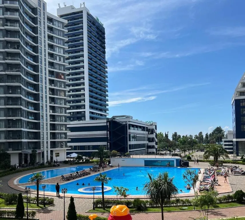 Апартаменты с лучшим видом в комплексе с бассейном