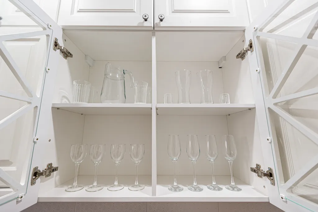 В центре у ТЦ Мега Молл, кондиционер, гостиничный сервис, бесконтактно