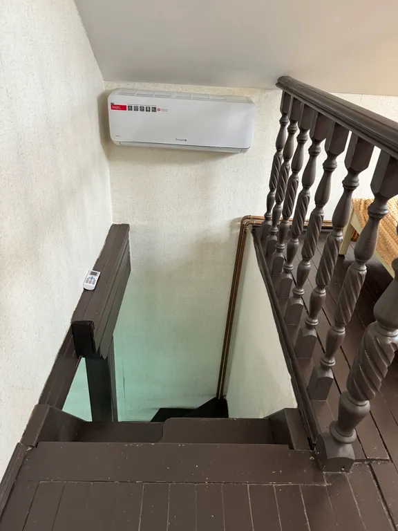 Дом в центре города с бассейном и баней