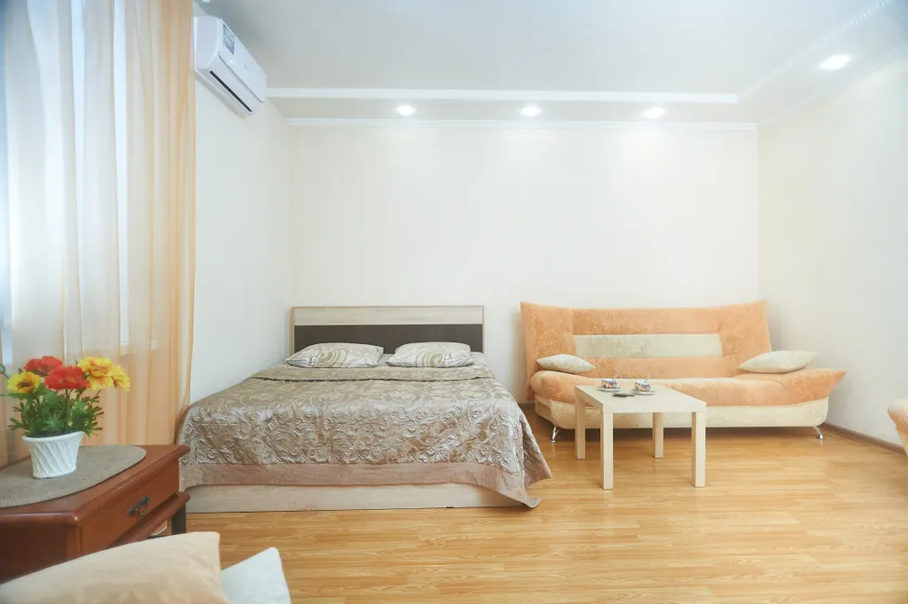 Двухкомнатная с изолированными комнатами в центре рядом с зоопарком