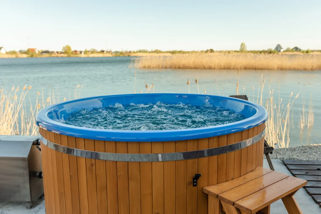 Коттедж Дом на берегу озера с банным чаном — Сокольники