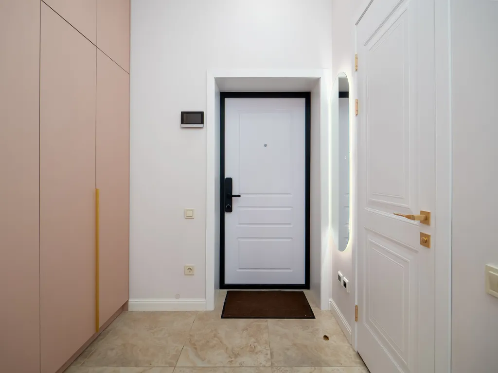 Уютная двухкомнатная квартира в районе Меги с видом на город