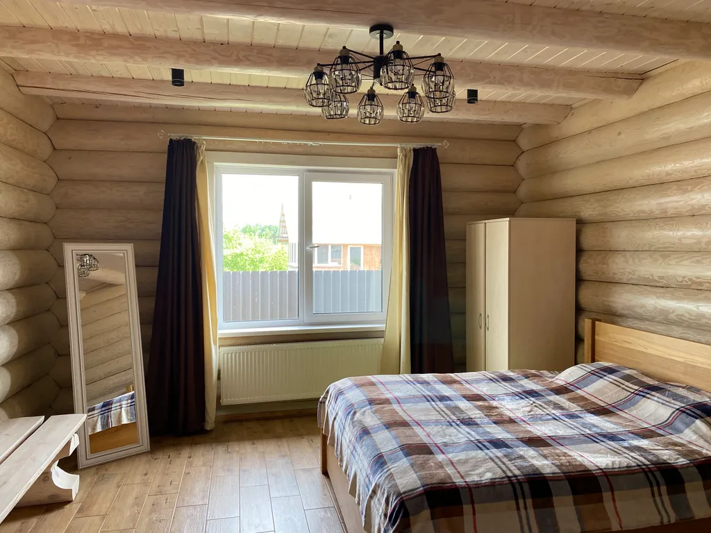 Деревянный комфортабельный дом на берегу озера