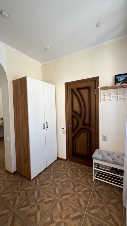Дом в парке цветник, на курортном бульваре с парковкой и мангалом