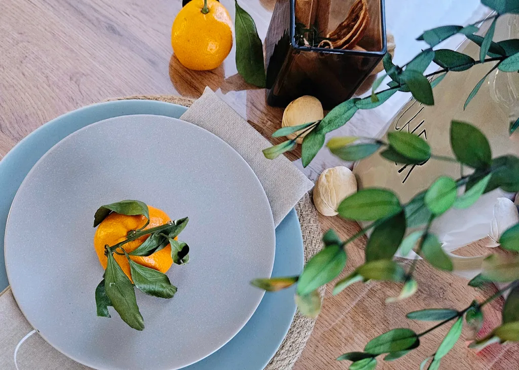 Уютная студия с проектором между морем и горами