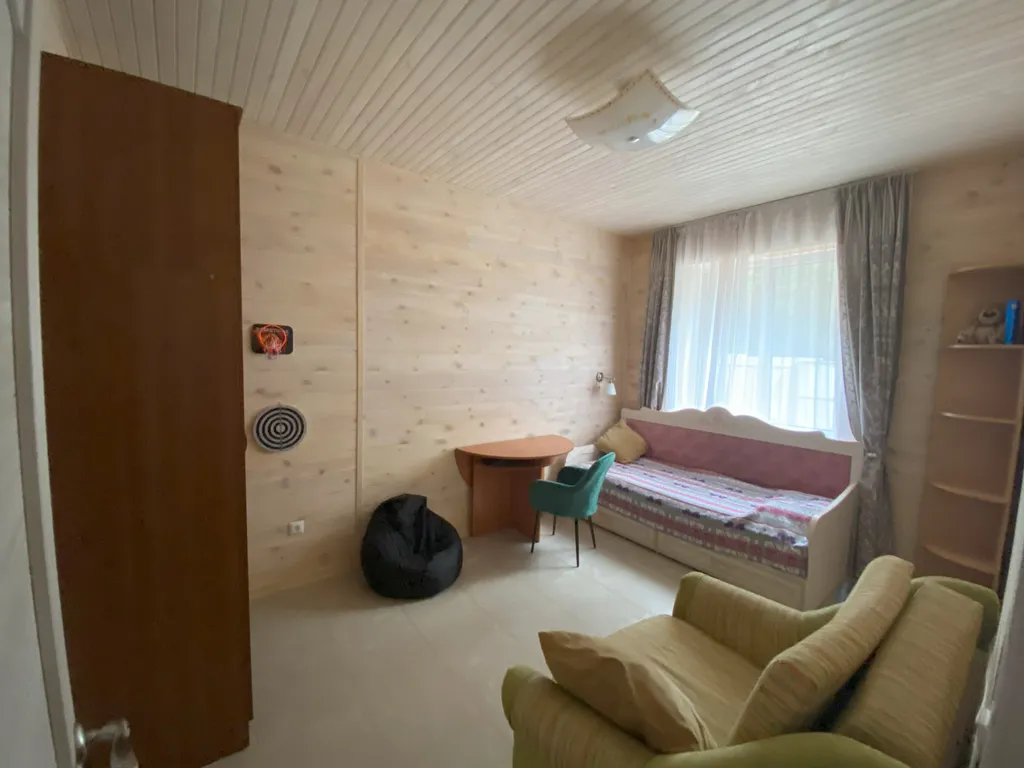 4-комнатный Дом