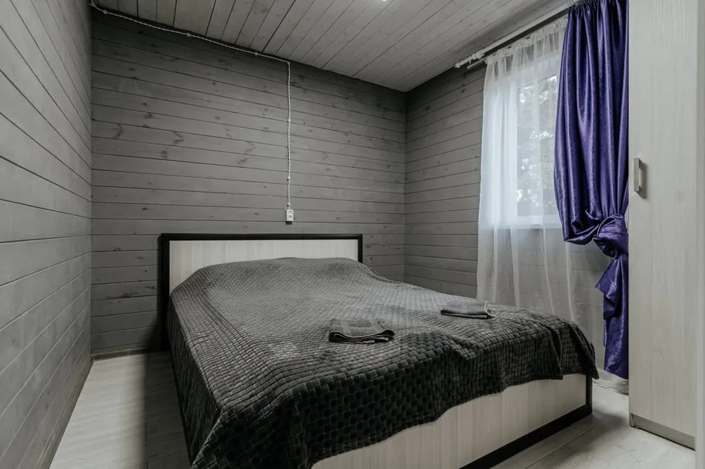 Домик у озера