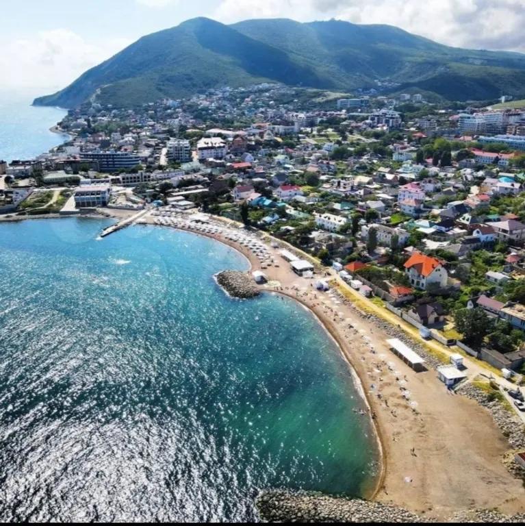 Квартира с беседкой