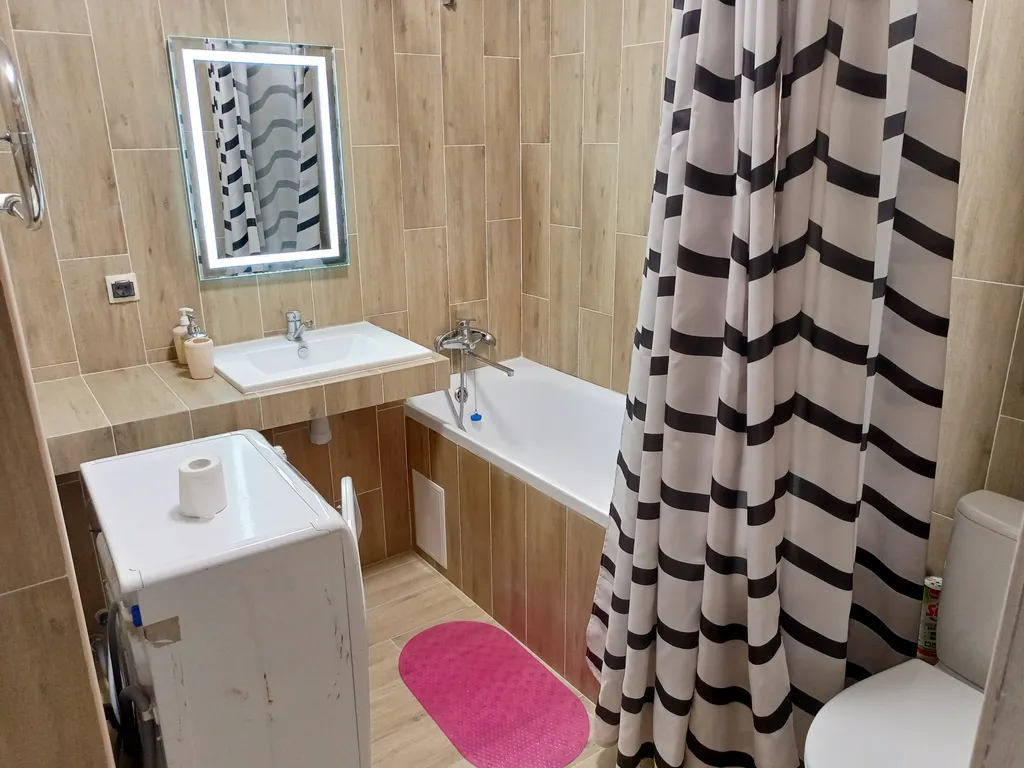 Уютная квартира-студия с диванчиком у жд вокзала и ТЦ Вавилон