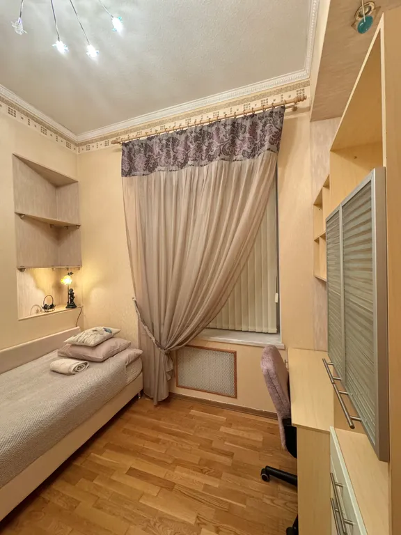 Уютная двухкомнатная арт-квартира в финском доме в центре Выборга