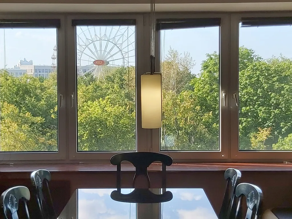 Двухкомнатные апартаменты с панорамным видом на детский парк Горького