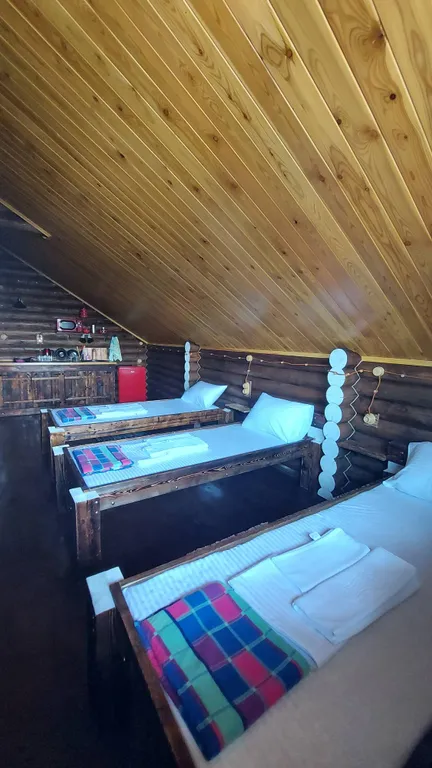 Сруб большой второй этаж с балконом и видом на бассейн