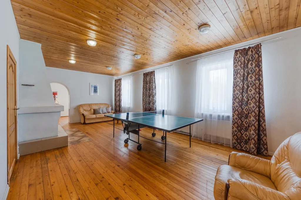 Дом с бассейном и сауной