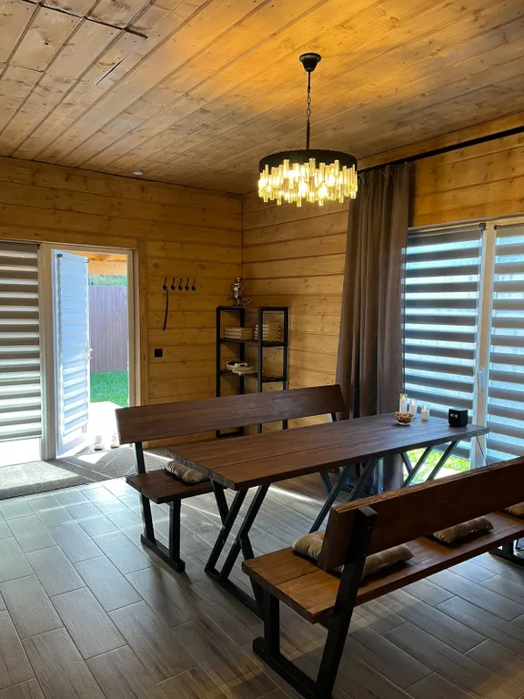 Коттедж для двоих в лесу у пруда