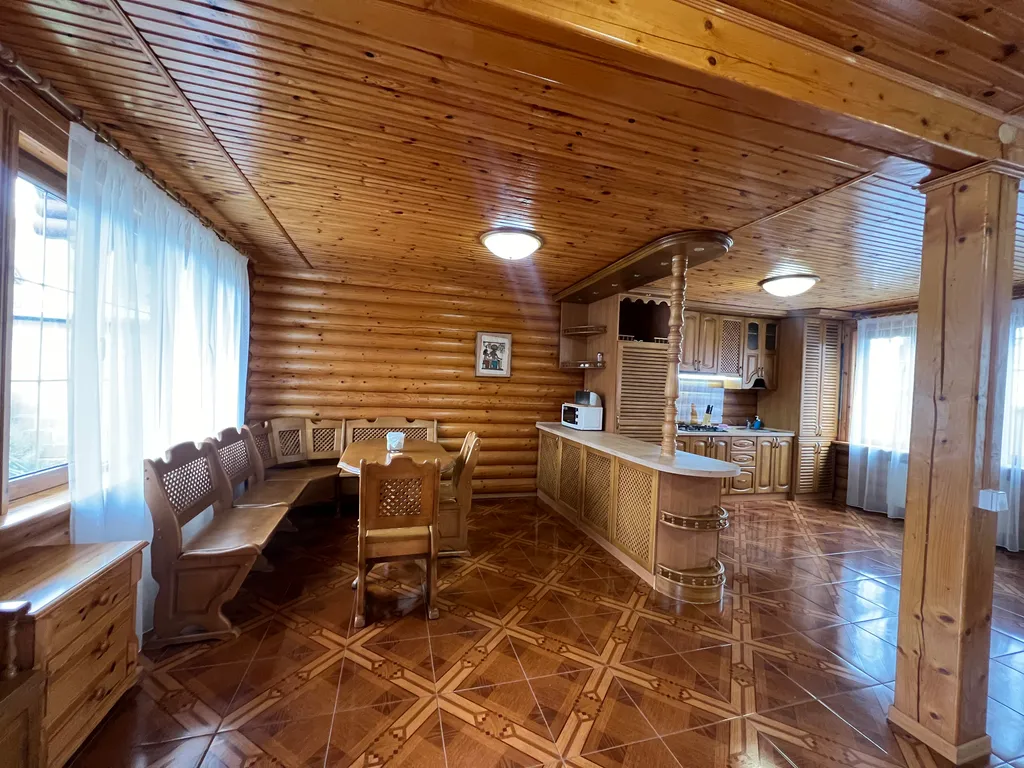 Сруб в Ялте c бассейном и сауной