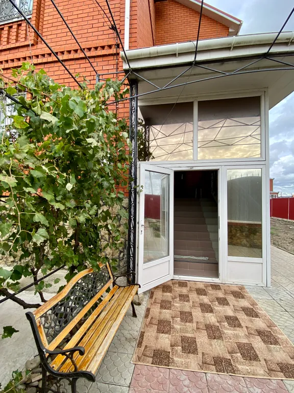 Коттедж Коттедж с сауной и бассейном — Красный