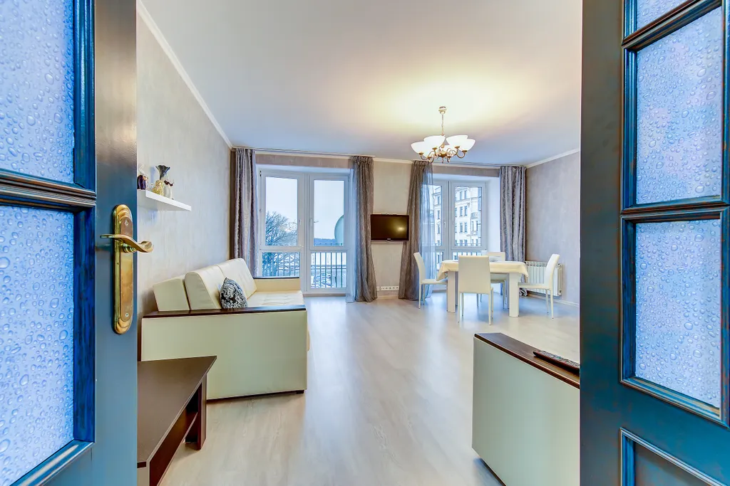 Большая 3-комнатная квартира с видом на Неву и корабли Центр города