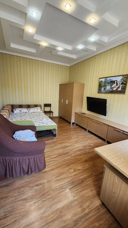 Дом с отдельным двором рядом с Театральной площадью