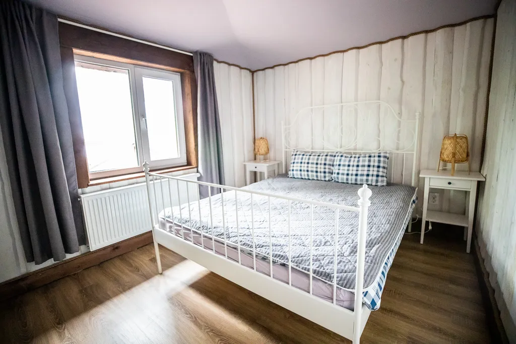 Дом на берегу озера